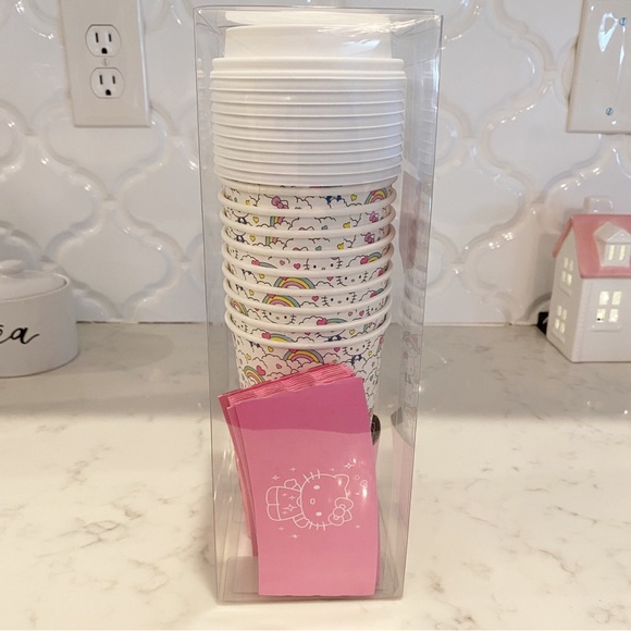 Hello Kitty 16 oz Disposable Hot Cup Set With Sleeves - Picture 5 of 7